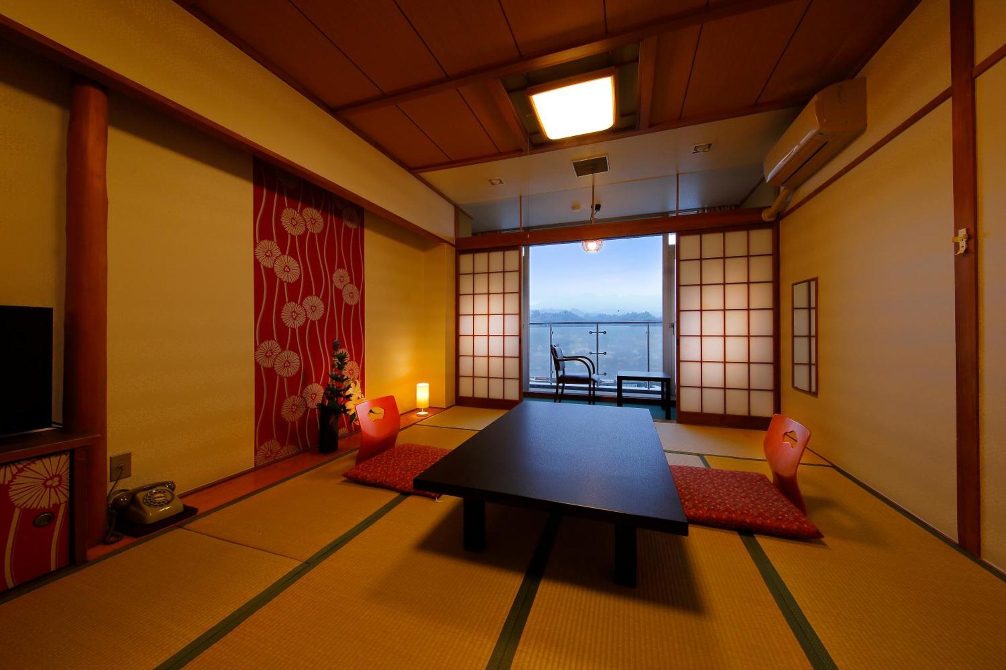 Mikuma Hotel Hita Bagian luar foto